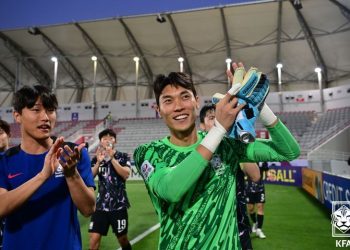 중국에 2-0 승리…이영준 없었으면 어쩔 뻔