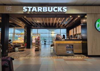 “마켓 내  매장은 20달러 조항 면제된다”… 공항, 식료품점 등 특정장소 면제법안 서명