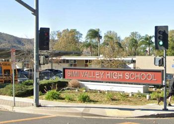 시미밸리 고교서 폭탄 위협 신고…학교 일시 폐쇄