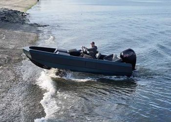 개인용 수륙양용차 OC 해변 등장 큰 관심