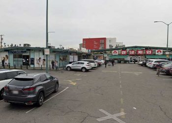 60대 한인경비원, 절도범 흉기 찔려 중태…한남체인몰  PCB뱅크 앞