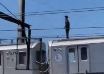 이젠 ‘전철 버스 서핑’…10대들 목숨 건 인증샷(영상)