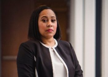 트럼프 기소 ‘부하직원 염문설’ 패니 윌리스 검사장, 경선 승리