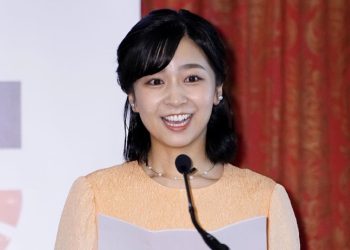 日 공주, 2만원짜리 니트 입었다가 ‘민폐’ 소리 들어…왜?