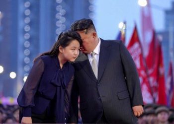 김정은 딸 ‘주애’ 시스루 옷 입어…북한 여성들 충격