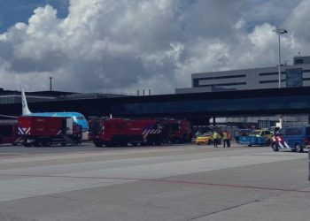 여객기 엔진에 끼어 1명 사망…목격한 승객들 ‘충격’