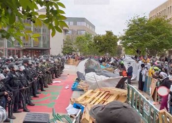 경찰, UC 어바인 캠퍼스 진입…시위대 체포, 강제해산