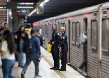 겁나는 LA 메트로 이젠 타도될까…지하철-버스에 경찰 260명 배치, 탑승 순찰