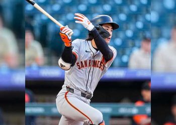 이정후, MLB 데뷔 첫 3안타 경기…이틀 연속 멀티히트