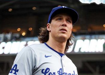 ‘야구공에 전화번호’ 다저스 글라스노우  러브스토리 화제