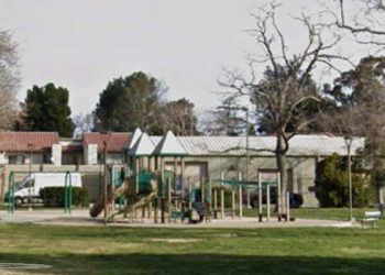 놀이터서 2세 영아 숨진 채 발견…체포된 사람은 아이 아빠