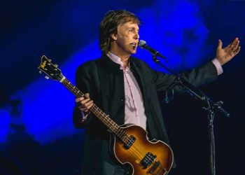 폴 매카트니, 영국 음악인 최초 재산 10억 파운드 돌파