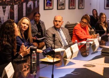 배스 LA 시장, “한 달만 기다려보라…할리웃서 노숙자 텐트촌 사라질 것”