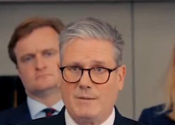 영국 노동당, “핵무기 사용 준비해야…핵잠수함 건조할 것”