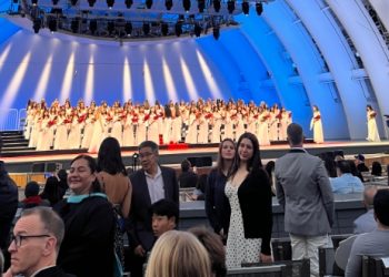 [Student Report] A high school graduation at the Hollywood Bowl
