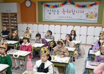 요즘 애들 초경 빠르다는데…이것 때문이었다