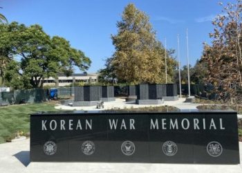 한국전쟁 기념식 OC 참전기념비에서 개최