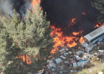 헤즈볼라, 이틀째 이스라엘 대대적 공격…긴장 최고조