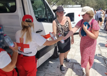 그리스 폭염, 관광객 사망 실종 잇따라.. 미국인 실종