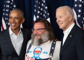 오바마 “트럼프, 예전 같으면 출마 박탈 당했을 사람”