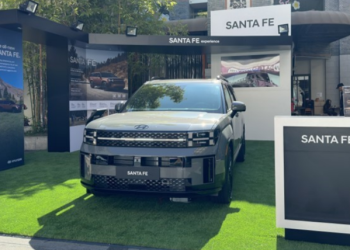 한인타운 마당몰 ‘디 올 뉴 싼타페’ 전시