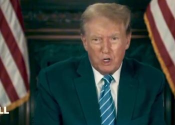 “미 대학서 학위취득 유학생, 영주권 부여해야”…트럼프, 파격 이민정책