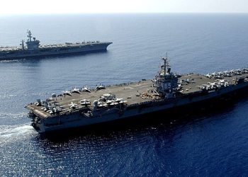 “홍해서 아이젠하워 항모에 미사일 공격 “