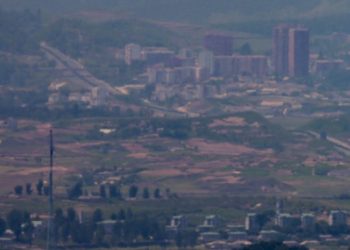 北, 개성공단 재가동 움직임…새 건물 신축