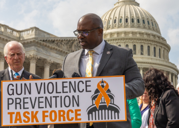 민주당 현역의원 바우먼 “충격적” 경선탈락