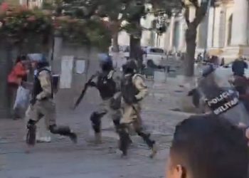 볼리비아 군 쿠데타 실패…대통령궁 진입 후 철수