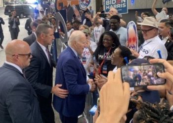 ‘저조한 성적’ 바이든 “거짓말쟁이와 토론 어려워…목 아팠다”