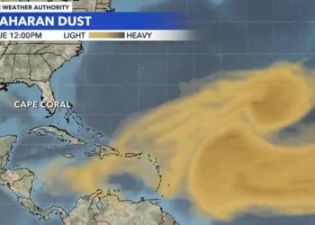 “지구 종말 온줄”…바다 건너온 먼지, ‘이 나라’ 전역 덮쳤다