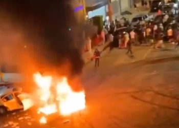 LA 다운타운 차량 50여대 거리점거 난동…방화까지