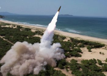 “북한 동해로 극초음속 미사일 시험 발사, 실패로 끝나”