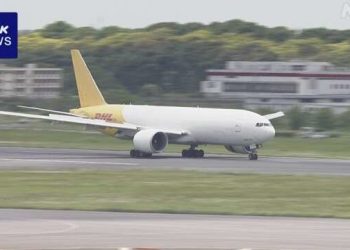 미 화물기 엔진에 불…나리타공항 비상착륙