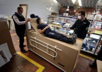 “어차피 죽었는데 어때”…’골판지 관’ 유행