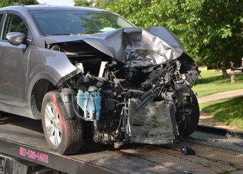 경찰 추격전 참사…도주하던 음주차량 충돌사고, 4명 사망