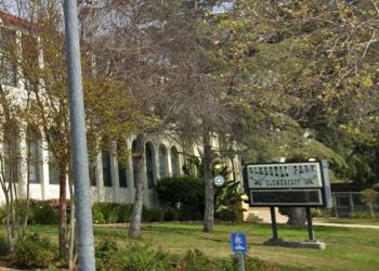 초등학교 4학년 권총 들고 등교, 경찰 출동-캠퍼스 ‘발칵’…LA 공립교 안전비상