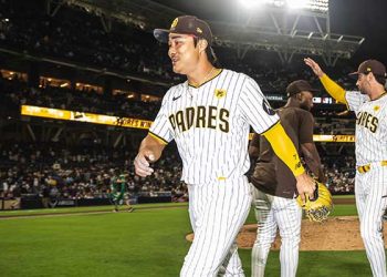 김하성, 결승 적시타 포함 3출루 맹활약