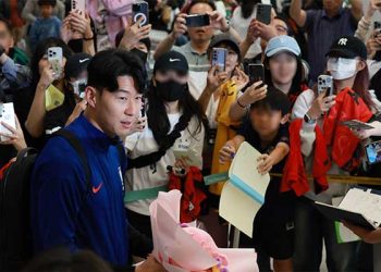 “이적설 월드클래스’ 손흥민, 토트넘에 남는다”