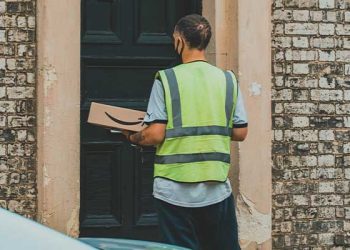 [이런 일도] “왜 이런 짓을” 아마존 배달원, 패키지에 소변