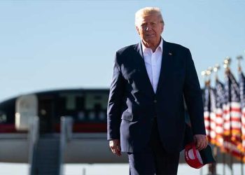 자금부족 트럼프, LA서 모금…옆자리 25만 달러, 입장료 5천달러