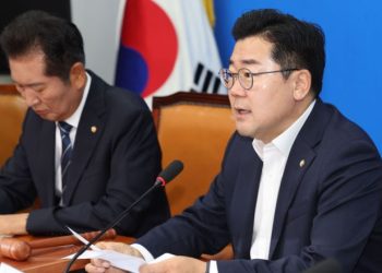 윤 탄핵 청원 80만명 동의…민주, 역풍 우려