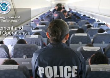 미국 불법체류 중국인 116명 전세기 태워 추방