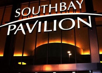 사우스베이 쇼핑몰 10대 200여명 난동 … 실내서 폭죽놀이, 70명 체포