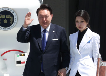 김건희 문자 5건 공개…”윤 역정에 마음 상하셨을 것…다 제 잘못”