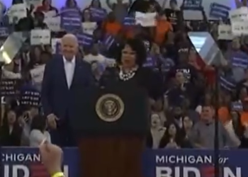 바이든 ‘사퇴 압력’에 강하게 저항’…끝까지 버틸 수 있을까