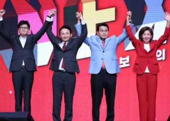 뒷걸음질 치는 여 전대…비전·정책·반성 ‘3무’에 비방·권력다툼·줄세우기