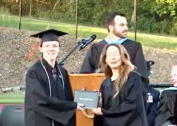 트럼프 암살시도 총격범 20살 공화당원 …민주당에 소액기부, 범행동기 미궁