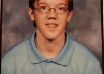 트럼프 총격범 크룩스, 학창시절 괴롭힘 피해자…요양원 식사보조